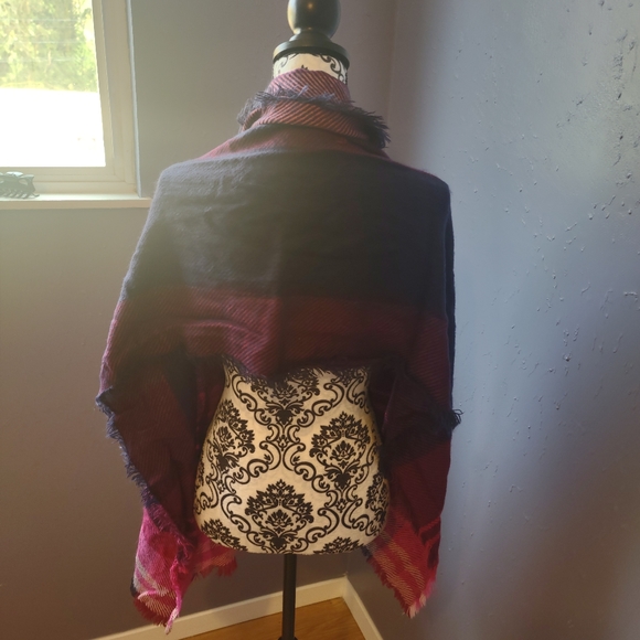 V. Frass Multicolored Scarf - Picture 3 of 4